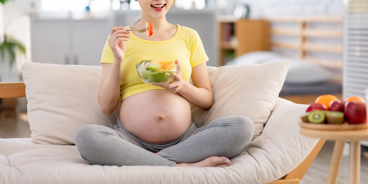 Alimentation pendant la grossesse : que manger (et éviter) quand on est enceinte ?